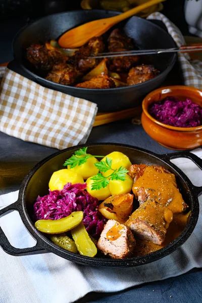 A Snirtje sült egy sertéshús specialitás Kelet-Fríziából és Papenből. — Stock Fotó