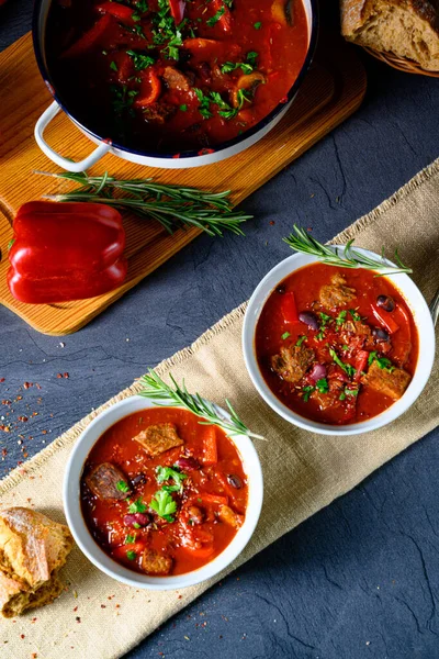 Spicy Mexican style beef with beans — Stock Photo, Image