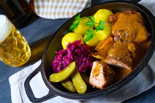O assado Snirtje é uma especialidade de carne de porco da Frísia Oriental e Papen — Fotografia de Stock