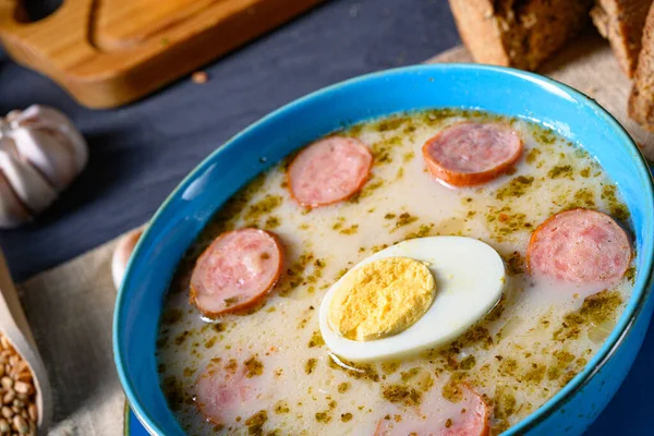 Pâques en polonais : soupe à la farine aigre pour le petit déjeuner de Pâques ) — Photo