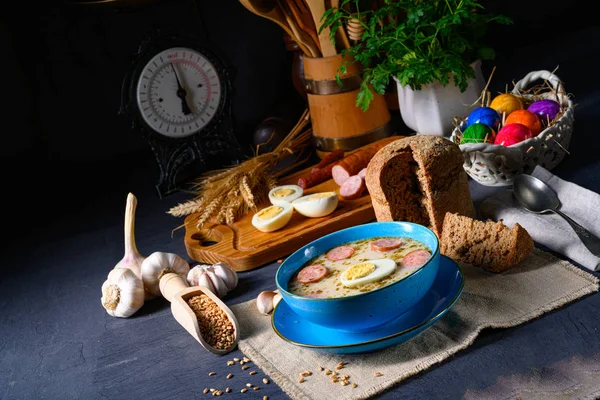 波兰语复活节：复活节早餐用酸面粉汤 — 图库照片