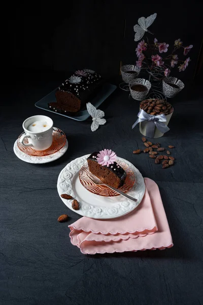 Heerlijke Zelfgemaakte Sappige Chocoladetaart — Stockfoto