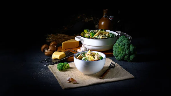 Pastas Reales Con Setas Espinacas Brócoli — Foto de Stock