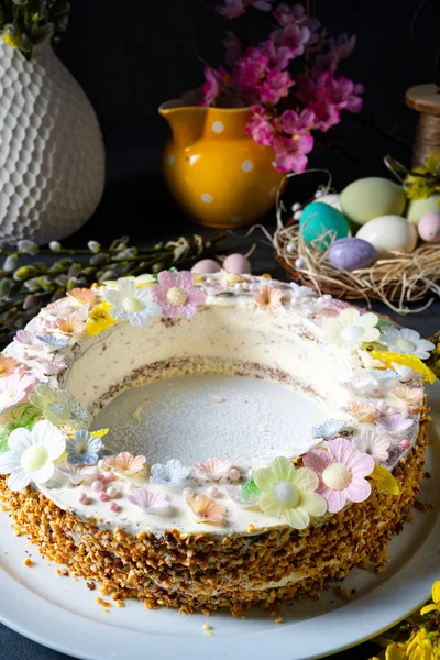 Perfect Cake Wreath Easter Table — Stock Photo, Image