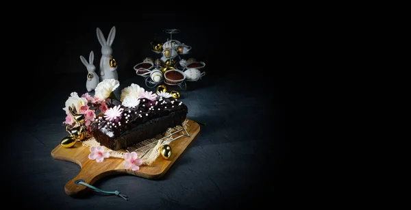 Lezzetli Paskalya Yapımı Çikolatalı Pasta — Stok fotoğraf
