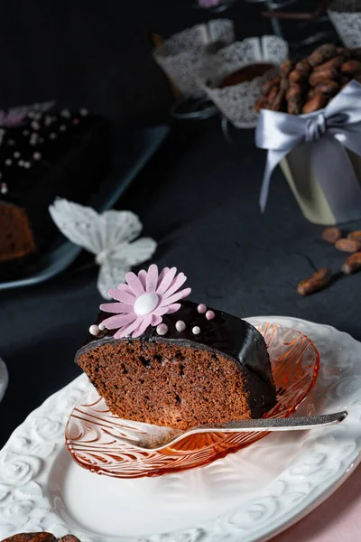 Delicious Homemade Juicy Chocolate Cake — Stock Photo, Image