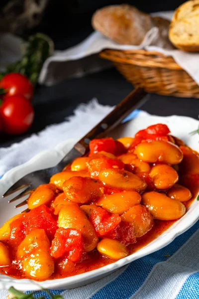 Gigantes Plaki Feijão Assado Molho Tomate — Fotografia de Stock