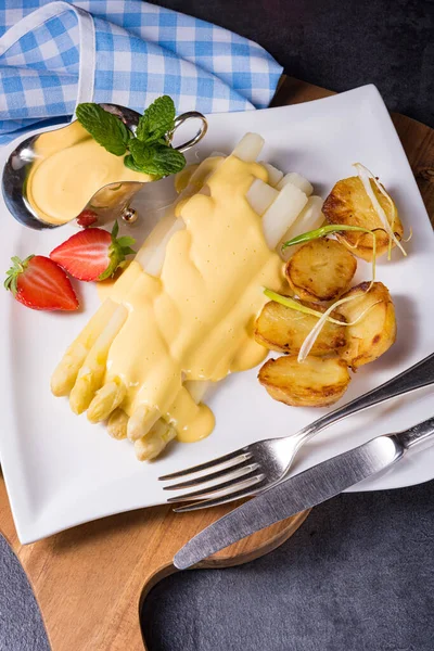 Asparagus Fried Potatoes Hollandaise Sauce — Stock Photo, Image