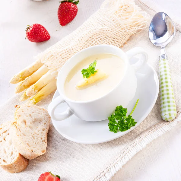 Delicious White Asparagus Cream Soup — Stock Photo, Image