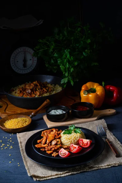 Bulgur Mit Fleisch Und Gemüse — Stockfoto