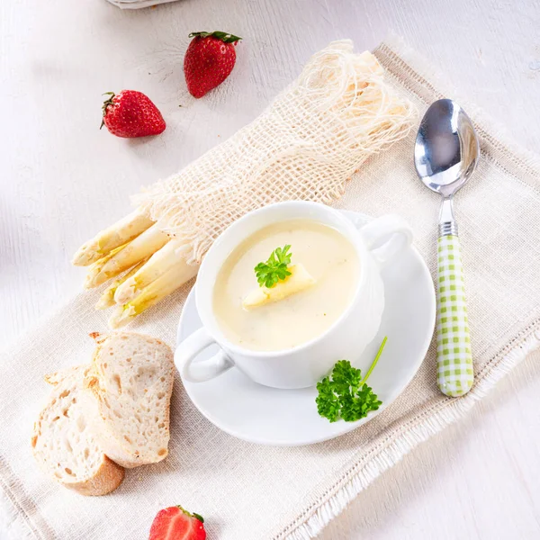 Delicious White Asparagus Cream Soup — Stock Photo, Image