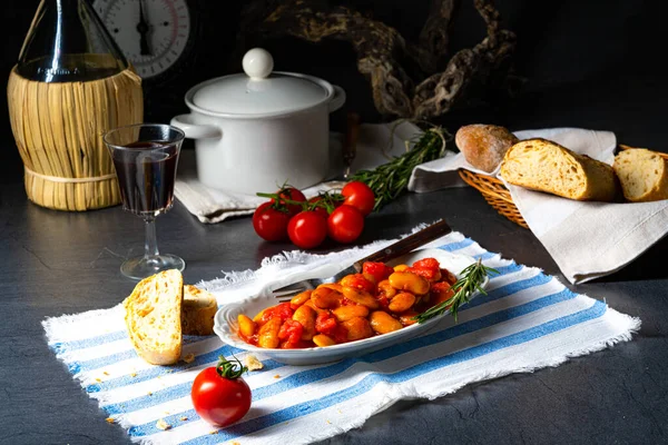 Gigantes Plaki Pečené Fazole Rajčatové Omáčce — Stock fotografie