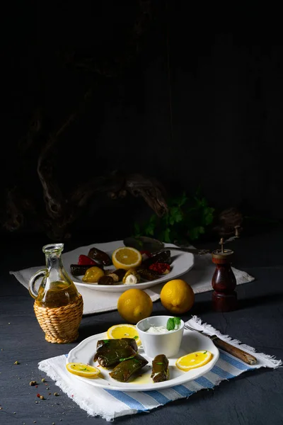 Dolmades Doldurulmuş Üzüm Yunan Yolundan Ayrılır — Stok fotoğraf