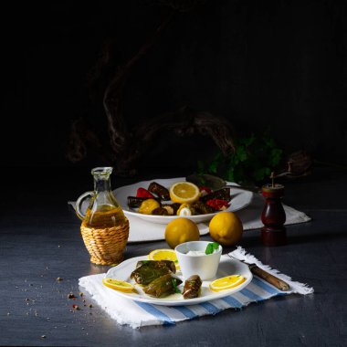 Dolmades - Doldurulmuş üzüm Yunan yolundan ayrılır