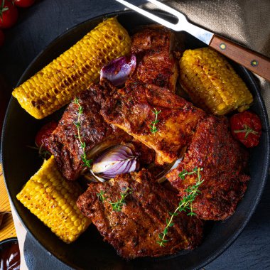 Fırından çıkmış pirzola.