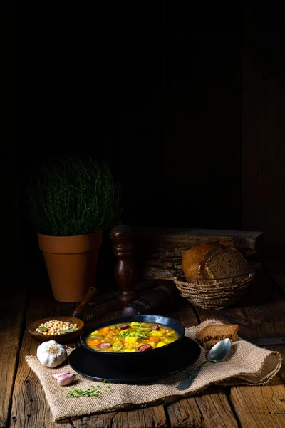 Rustic pea soup with bacon and sausages — Stock Image Rustic Pea Soup Bacon Sausages Stock Picture