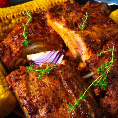 Fırından çıkmış pirzola.