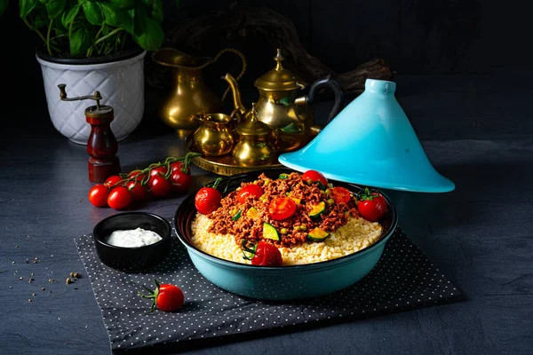 Tomaten Bulgur Mit Gemüse Und Hackfleisch — Stockfoto