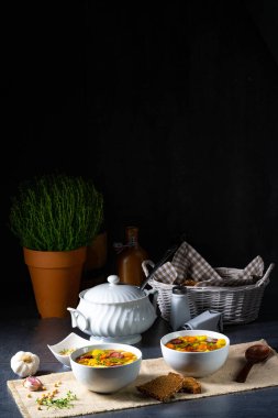 Büyükanne rezeptinden sonra bezelye çorbası