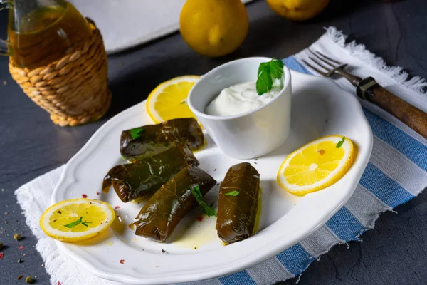 Dolmades Plněné Vinné Listy Řeckého Způsobu — Stock fotografie