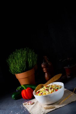 bulgur kaszotto ve taze sebze ve fasulye.
