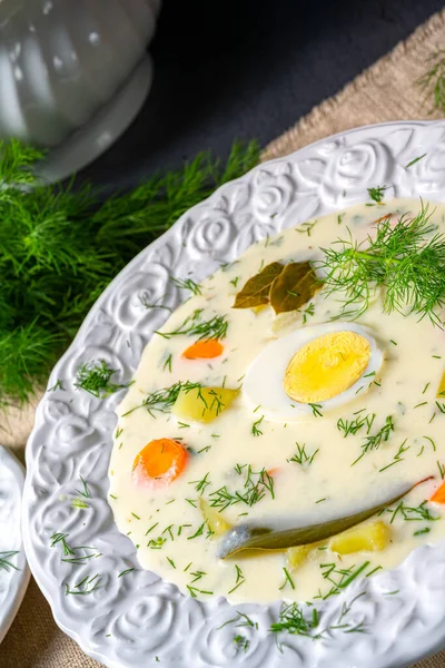 Zupa Koperkowa Jajkiem Świeżym Koperkiem — Zdjęcie stockowe