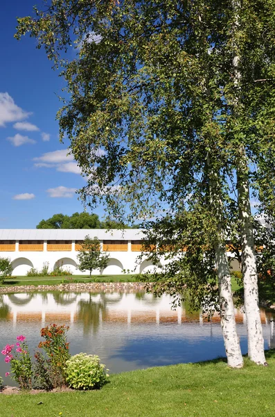 Pond in the monastery.Summer. — Stock Photo, Image