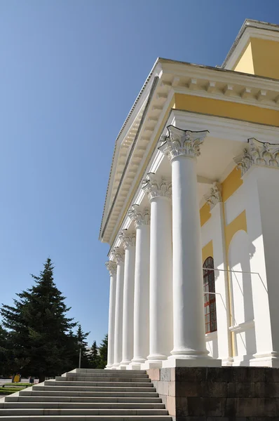 Colonnato. L'ingresso alla Chiesa . — Foto Stock