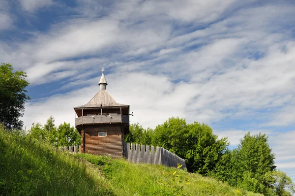 Moderne reconstructie van de uitkijktoren. Rechtenvrije Stockafbeeldingen