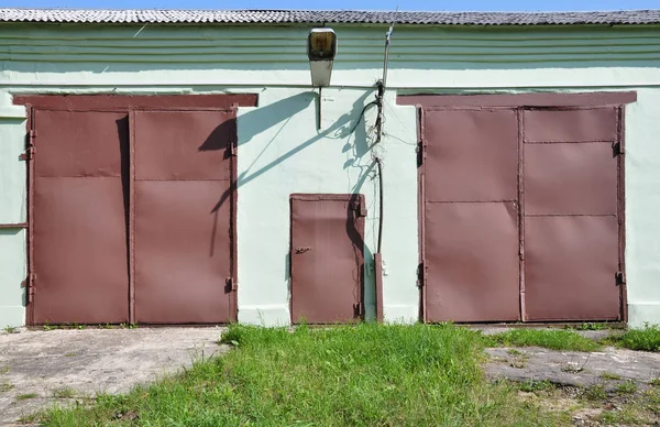 İki metal kapılar — Stok fotoğraf