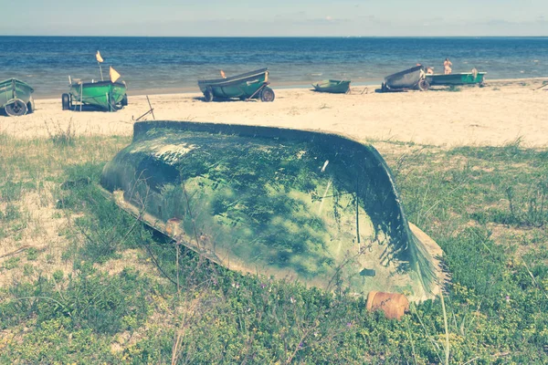 Łodzie rybackie na plaży — Zdjęcie stockowe