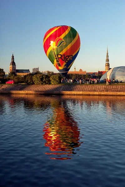 Riga arka plan üzerinde balon