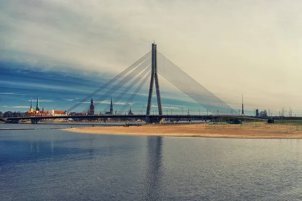 De hoofdstad van Letland Riga in het voorjaar — Stockfoto