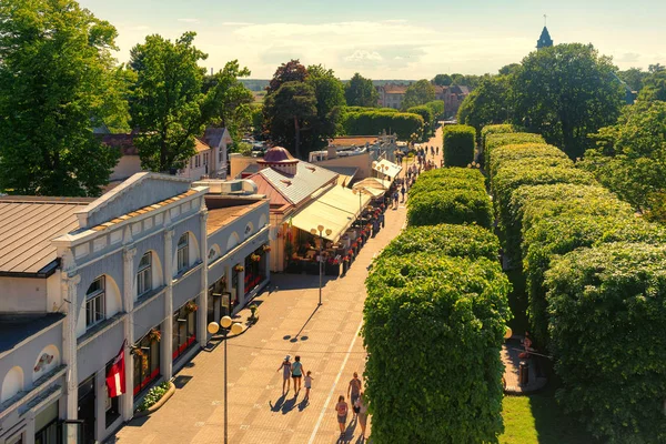 Rua central da cidade de Jurmala — Fotografia de Stock