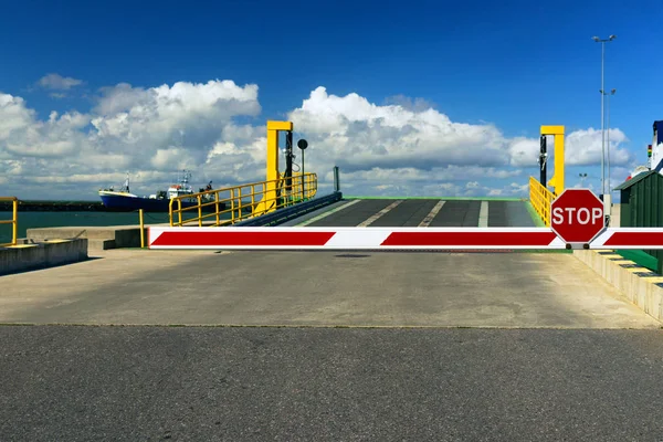 La terminal del puerto marítimo —  Fotos de Stock