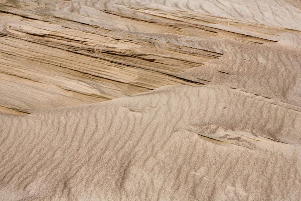 Желтый песок в дюнах — стоковое фото