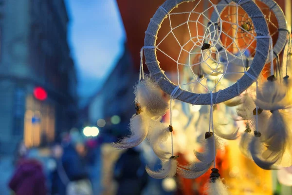 Einkaufsstand am Abend auf der Kirmes — Stockfoto