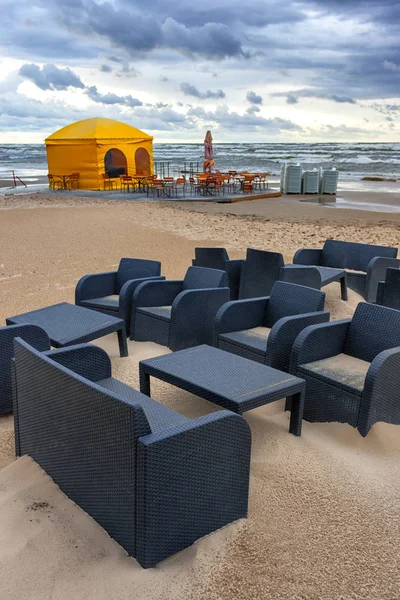 Café na tempestade na praia do Báltico — Fotografia de Stock