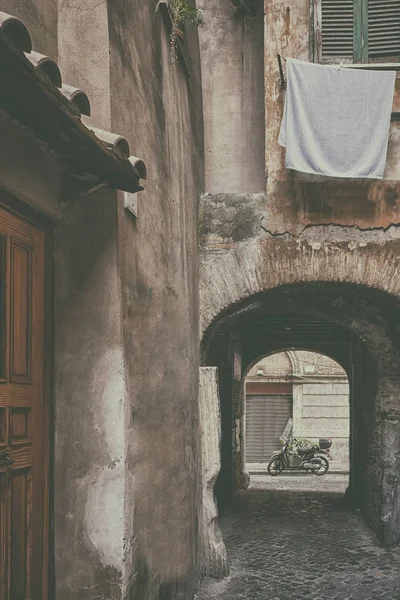 Cortile classico nel centro di Roma — Foto Stock