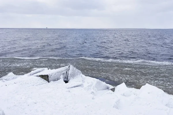 Ligne de l'horizon de la mer Baltique en hiver — Photo