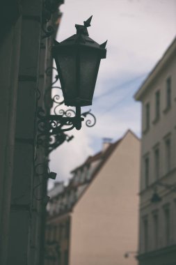 Riga eski şehir sokak lambası