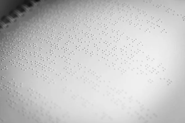 Página del alfabeto braille en papel blanco . —  Fotos de Stock