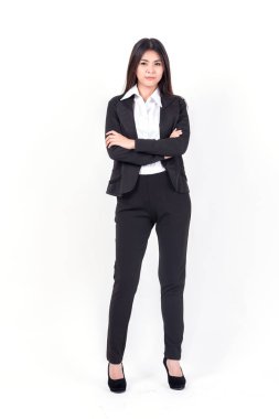 Kendine güvenen Asya iş kadını ile gülümseyen güzel genç 