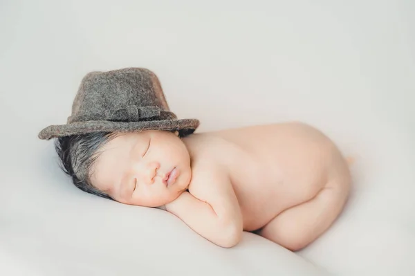 Adorable Cute Asian Newborn Baby Hat Sleeping Bed — Stock Photo, Image