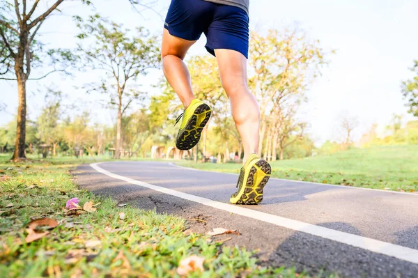 Close Shot Runner Feet Running Asphalt Road Track Park Morning — Stock Photo, Image
