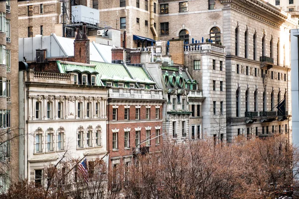 W stylu retro stary architektura budynków w Nowym Jorku Manhattan Midtown — Zdjęcie stockowe