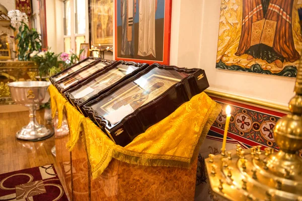 Simgeler ve Ortodoks Kilisesi mumlar