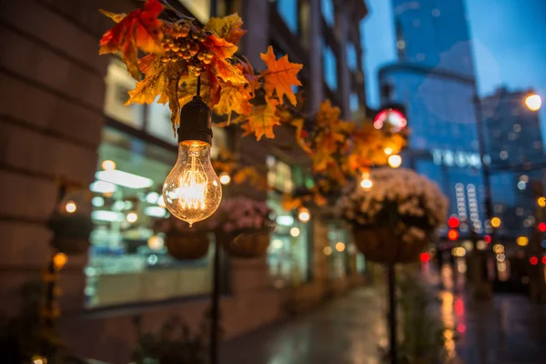 Ville rues éclairage ampoule décoration — Photo