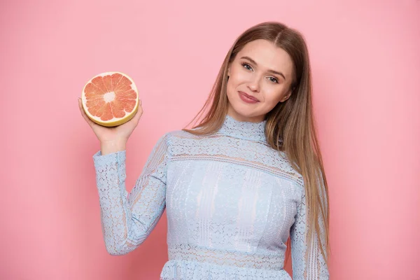 Vrouw Fruit Dieet Gezonde Voeding Eten Concept Meisje Houdt Grapefruit — Stockfoto