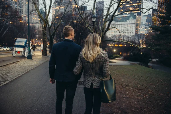 Couple Amoureux Voyage Marche Dans Central Park New York — Photo